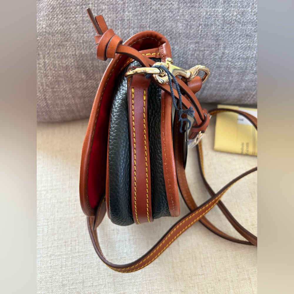 Dooney & Bourke Black Leather Duck Bag Crossbody Bag NWT - Picture 4 of 8